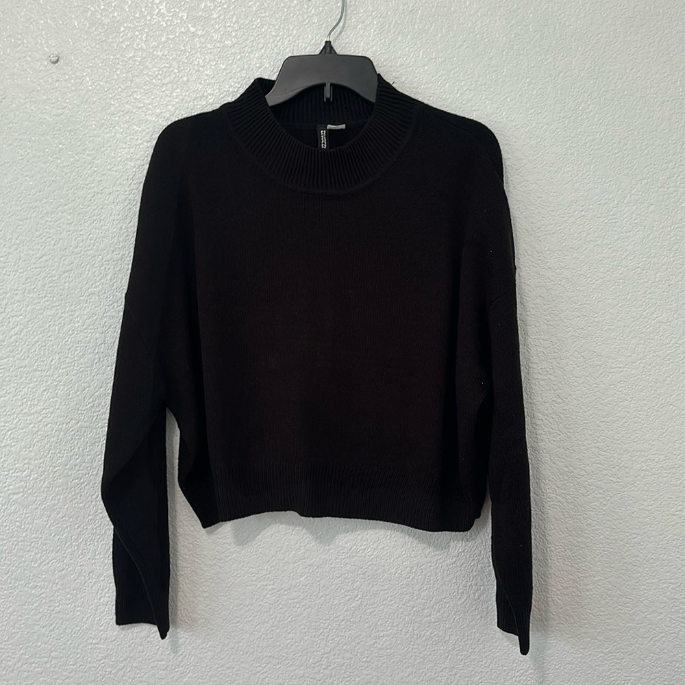 h&m • semi cropped knitted long sleeve